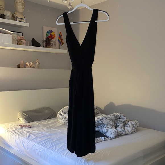 Babaton Maximillian Jumpsuit - Picture 4 of 9